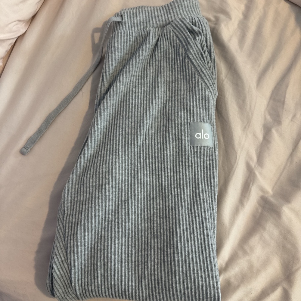 ALO Yoga Waffle Gray Joggers